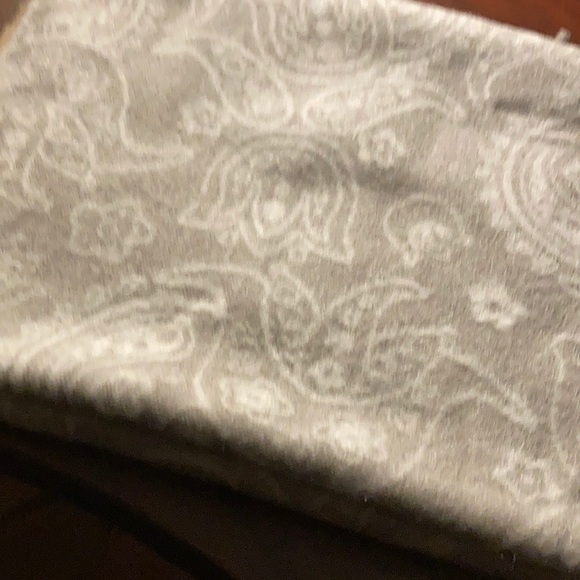 V Fraas 100% cashmere scarf - Picture 7 of 10